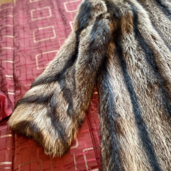 Full length Light/dark brown/black raccoon coat with gold satin lining Size S/M - Picture 13 of 16